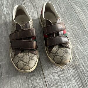 Gucci sneakers size 33